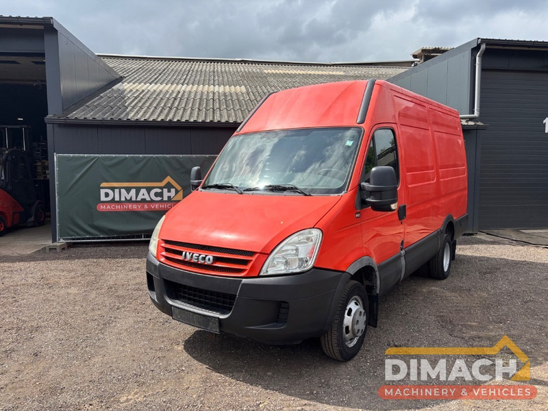 Iveco Daily 35C L2H2 85kW Dubbellucht, double air tyres - Furgon: obrázok 1 Iveco Daily 35C L2H2 85kW Dubbellucht, double air tyres - Furgon: obrázok 1
