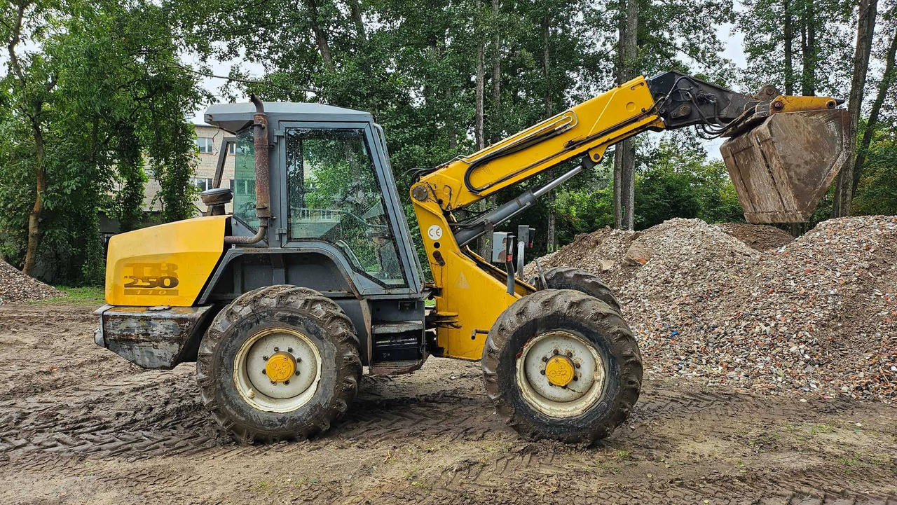 Ładowarka teleskopowa MATBRO TR250-110 Powershift jcb - Teleskopický kolesový nakladač: obrázok 1 Ładowarka teleskopowa MATBRO TR250-110 Powershift jcb - Teleskopický kolesový nakladač: obrázok 1