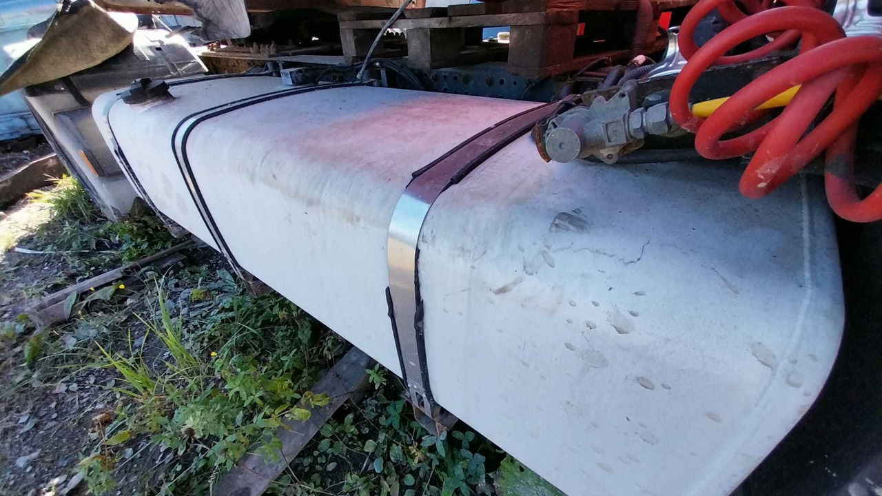 Zbiornik paliwowa bak IVECO STRALIS hiway mega e5  aluminiowy 570/600 - Palivová nádrž pre Nákladné auto: obrázok 2 Zbiornik paliwowa bak IVECO STRALIS hiway mega e5  aluminiowy 570/600 - Palivová nádrž pre Nákladné auto: obrázok 2
