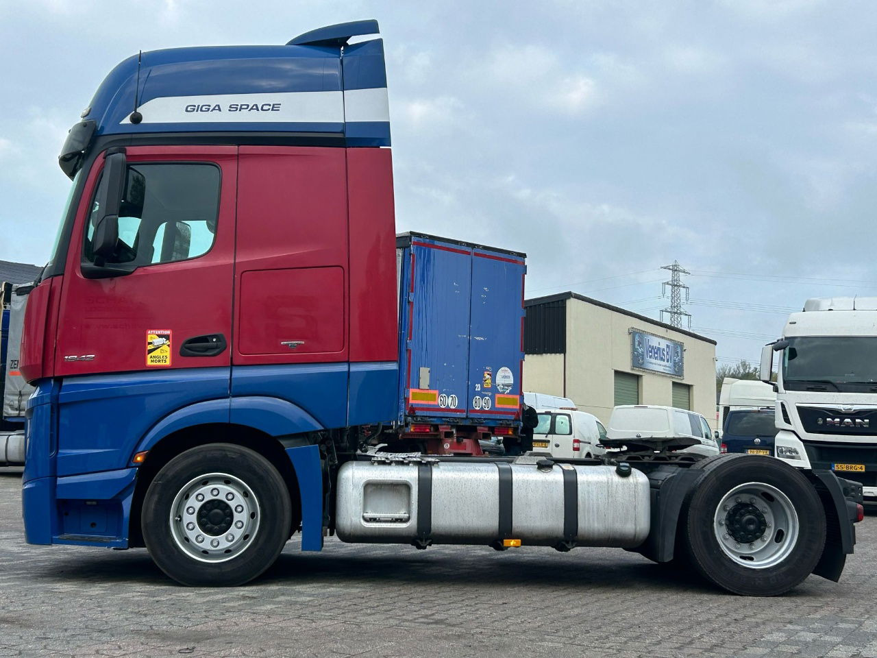 Mercedes-Benz Actros Euro 6 / BJ. 2015 / APK - Ťahač: obrázok 4 Mercedes-Benz Actros Euro 6 / BJ. 2015 / APK - Ťahač: obrázok 4