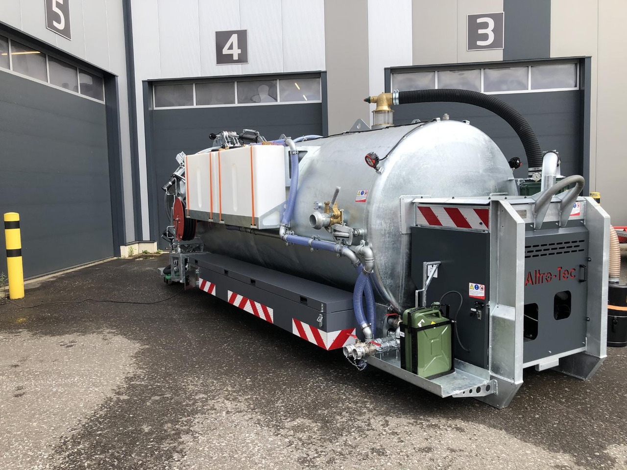 Abrollcontainer 10m³ Feuerwehr Wassertank - Kontajner abroll: obrázok 5 Abrollcontainer 10m³ Feuerwehr Wassertank - Kontajner abroll: obrázok 5