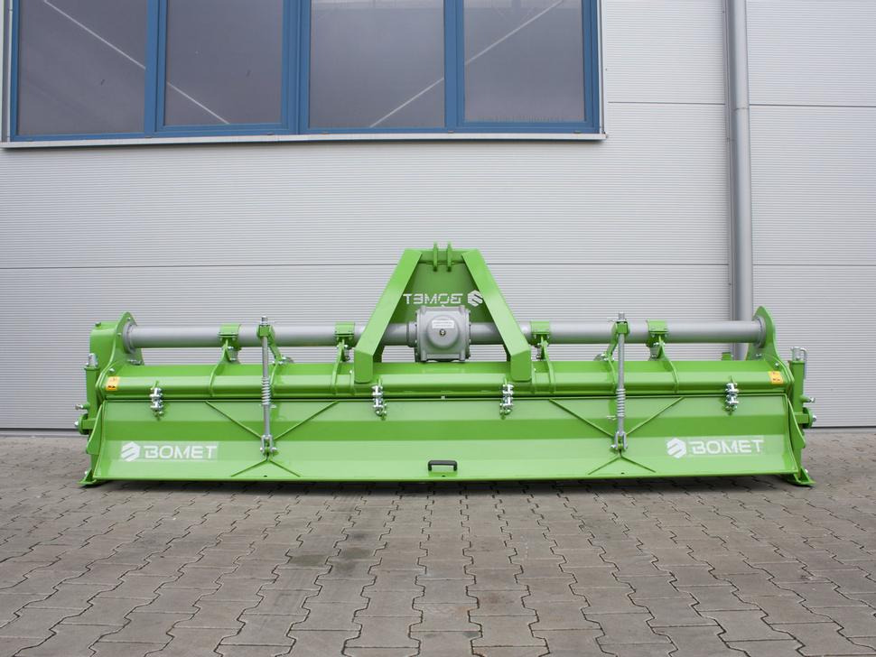 Bomet Bodenfräsen / Rotary tiller / Rotavator / Vangatrice / Desgarrador / Роторный культиватор / Glebogryzarka 3 m - Rotavátor: obrázok 3 Bomet Bodenfräsen / Rotary tiller / Rotavator / Vangatrice / Desgarrador / Роторный культиватор / Glebogryzarka 3 m - Rotavátor: obrázok 3