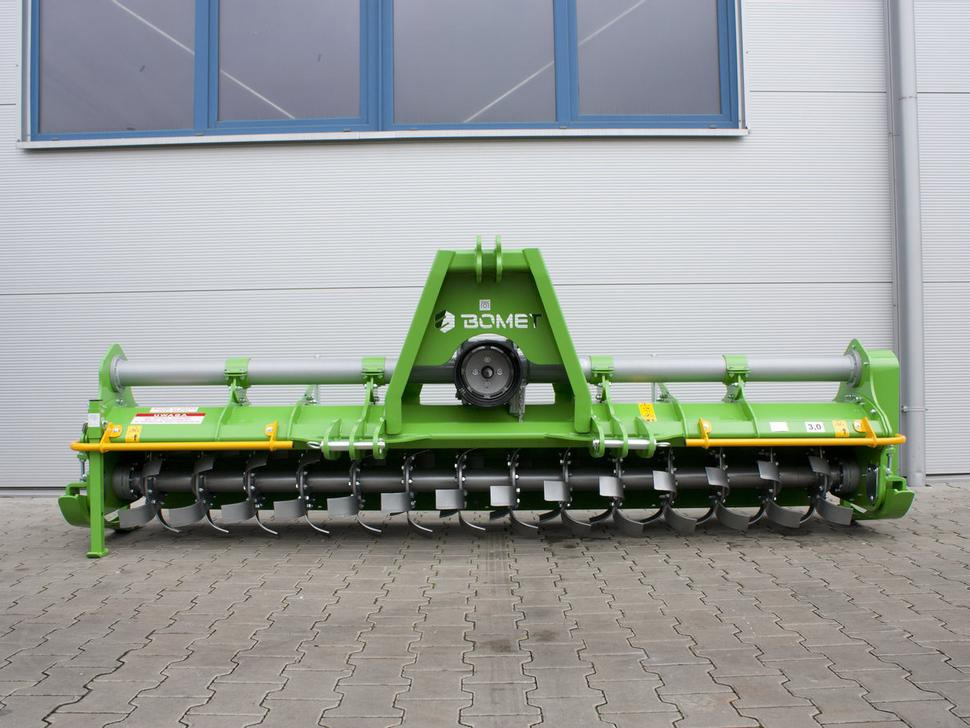 Bomet Bodenfräsen / Rotary tiller / Rotavator / Vangatrice / Desgarrador / Роторный культиватор / Glebogryzarka 3 m - Rotavátor: obrázok 1 Bomet Bodenfräsen / Rotary tiller / Rotavator / Vangatrice / Desgarrador / Роторный культиватор / Glebogryzarka 3 m - Rotavátor: obrázok 1