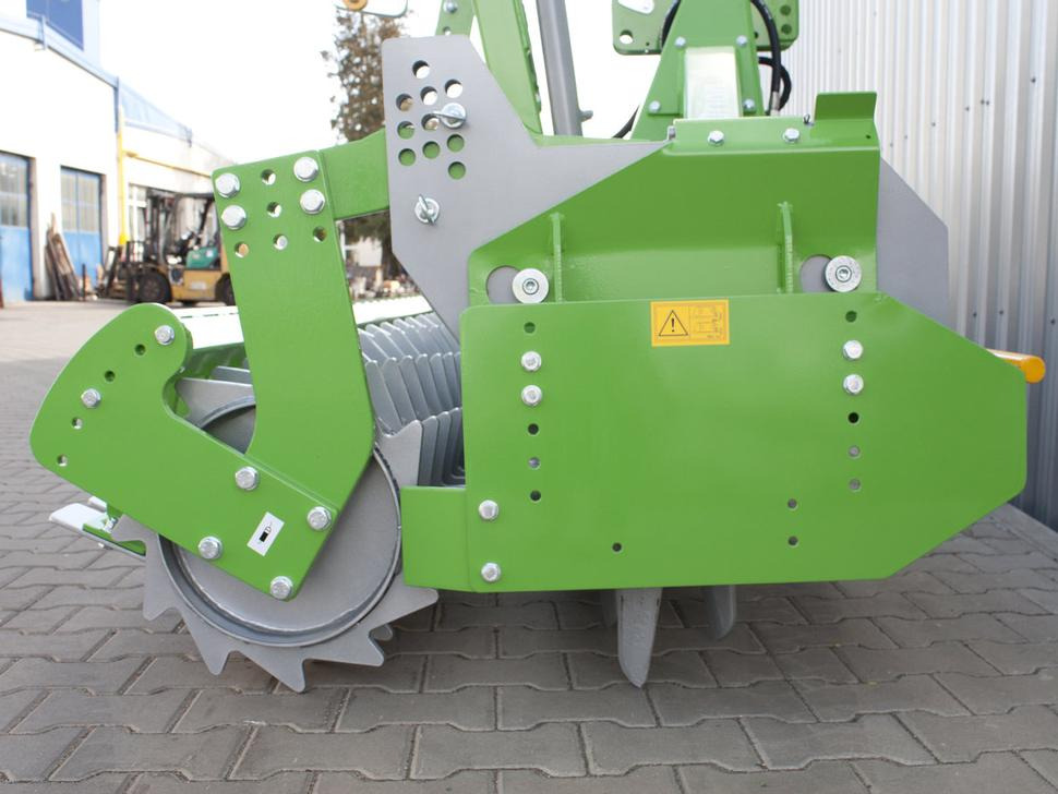 Bomet Kreiselegge / Power harrow / Herse rotative / Erpice rotante / Grada rotativa / Brona wirnikowa 3 m - Rotačné brány: obrázok 3 Bomet Kreiselegge / Power harrow / Herse rotative / Erpice rotante / Grada rotativa / Brona wirnikowa 3 m - Rotačné brány: obrázok 3