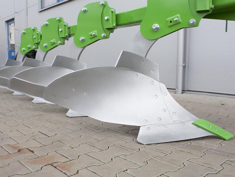 Bomet Pflüge / Single-beam plow / Charrue mono-poutre / Aratro / Плуг / Pług jednobelkowy Libra 3+1 - Pluh: obrázok 4 Bomet Pflüge / Single-beam plow / Charrue mono-poutre / Aratro / Плуг / Pług jednobelkowy Libra 3+1 - Pluh: obrázok 4