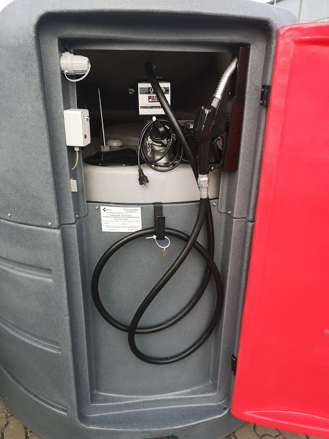 DC Dieseltank / Double-walled fuel tank for diesel fuel / Cuve à gasoil / Sebatoio gasolio / Бак для дизельного топлива / Zbiornik 2500 l - Skladovacia nádrž: obrázok 3 DC Dieseltank / Double-walled fuel tank for diesel fuel / Cuve à gasoil / Sebatoio gasolio / Бак для дизельного топлива / Zbiornik 2500 l - Skladovacia nádrž: obrázok 3