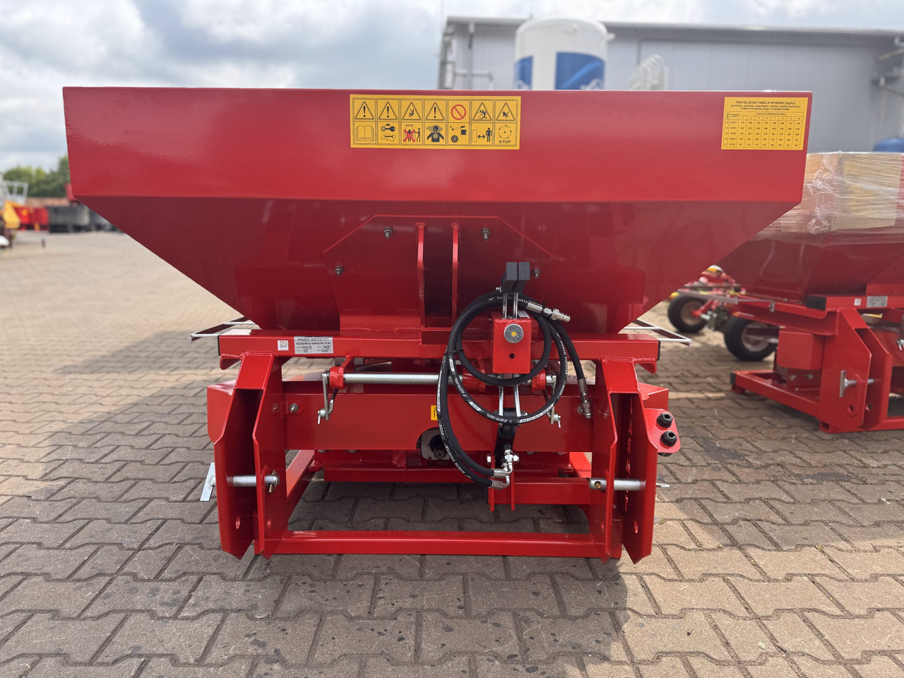 JAR-MET Düngerstreuer / Fertilizer spreader / Epandeur d'engrais / Rozsiewacz nawozu 800 kg - Rozmetač hnojiva: obrázok 2 JAR-MET Düngerstreuer / Fertilizer spreader / Epandeur d'engrais / Rozsiewacz nawozu 800 kg - Rozmetač hnojiva: obrázok 2