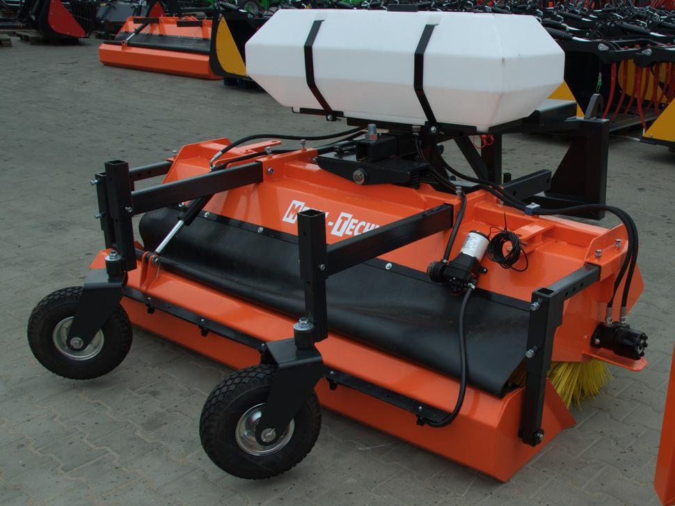 METAL-TECHNIK Kehrmaschine / Sweeper / Balayeuse / Spazzolatrice / Подметательно-уборочная машина / Zamiatarka 2 m - Zametač pre Predný nakladač na traktor: obrázok 3 METAL-TECHNIK Kehrmaschine / Sweeper / Balayeuse / Spazzolatrice / Подметательно-уборочная машина / Zamiatarka 2 m - Zametač pre Predný nakladač na traktor: obrázok 3