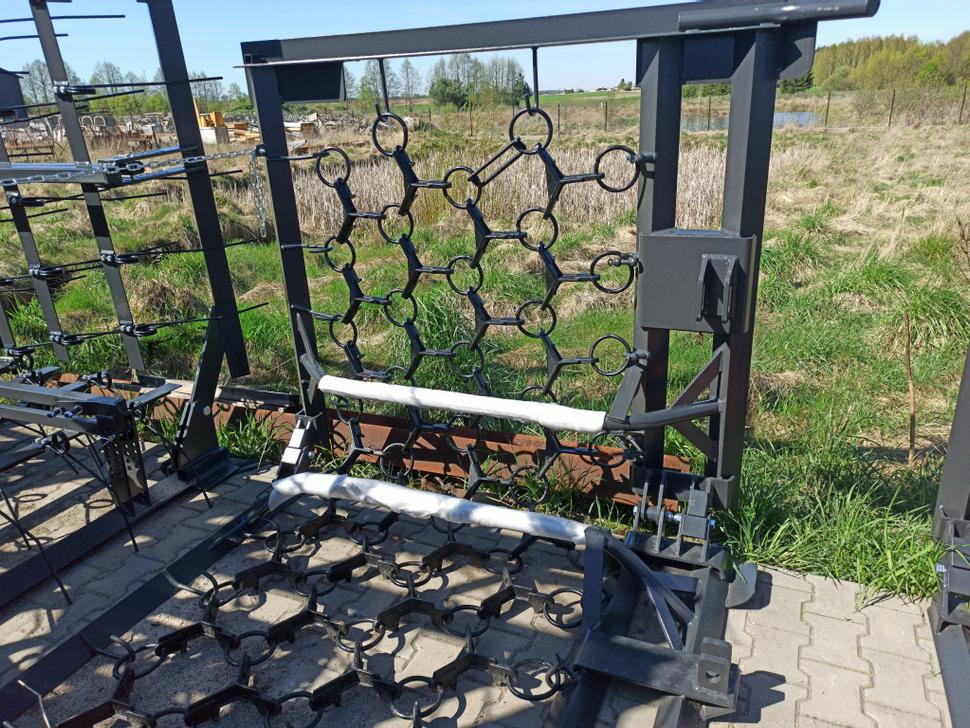 Metal-Technik Wiesenegge / Meadow harrow / Herse de prairie / Strigliatrice / Lanza de prado / Полевая волокуша / Włóka łąkowa 6 m - Lúčne brány: obrázok 4 Metal-Technik Wiesenegge / Meadow harrow / Herse de prairie / Strigliatrice / Lanza de prado / Полевая волокуша / Włóka łąkowa 6 m - Lúčne brány: obrázok 4