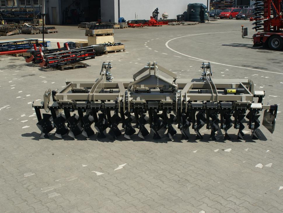 ROLEX Scheibenegge / Cross-Cutter harrow / Dechaumeur cross-cutter / Cross Cutter erpice / Борона с поперечным катком жёсткий/ Brona cross cutter sztywna 4 m - Diskový pluh: obrázok 4 ROLEX Scheibenegge / Cross-Cutter harrow / Dechaumeur cross-cutter / Cross Cutter erpice / Борона с поперечным катком жёсткий/ Brona cross cutter sztywna 4 m - Diskový pluh: obrázok 4