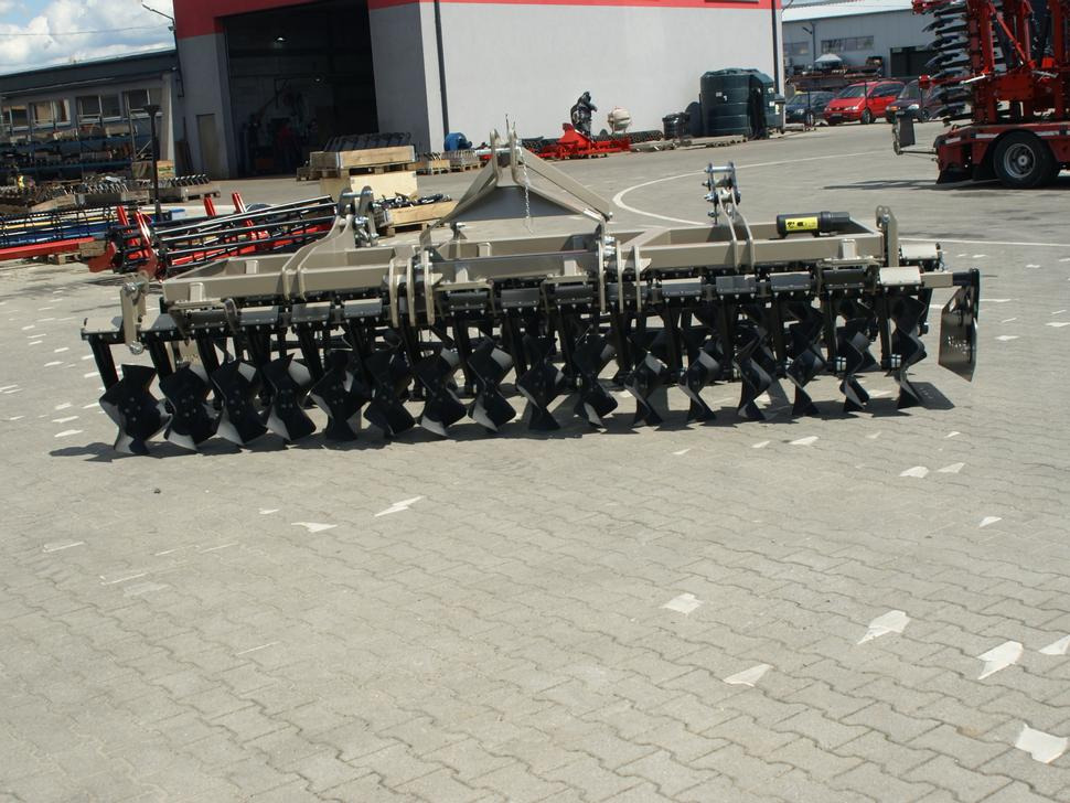 ROLEX Scheibenegge / Cross-Cutter harrow / Dechaumeur cross-cutter / Cross Cutter erpice / Борона с поперечным катком жёсткий/ Brona cross cutter sztywna 4 m - Diskový pluh: obrázok 3 ROLEX Scheibenegge / Cross-Cutter harrow / Dechaumeur cross-cutter / Cross Cutter erpice / Борона с поперечным катком жёсткий/ Brona cross cutter sztywna 4 m - Diskový pluh: obrázok 3