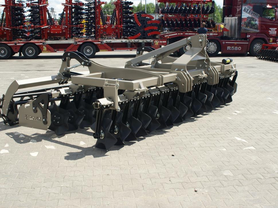 ROLEX Scheibenegge / Cross-Cutter harrow / Dechaumeur cross-cutter / Cross Cutter erpice / Борона с поперечным катком жёсткий/ Brona cross cutter sztywna 4 m - Diskový pluh: obrázok 5 ROLEX Scheibenegge / Cross-Cutter harrow / Dechaumeur cross-cutter / Cross Cutter erpice / Борона с поперечным катком жёсткий/ Brona cross cutter sztywna 4 m - Diskový pluh: obrázok 5
