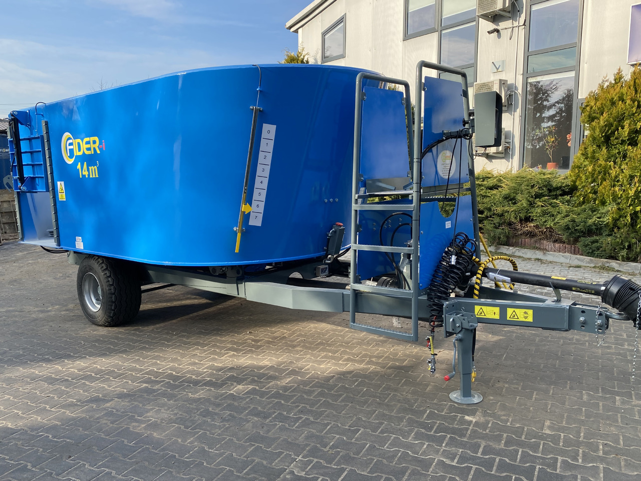 ZAMET Futtermischwagen / Feed mixer / Melangeuse / Carro miscelatore / Vagoneta 2 sinfines / Кормораздатчик 2 шнека / Wóz paszowy 14 m3 - Kŕmny voz: obrázok 2 ZAMET Futtermischwagen / Feed mixer / Melangeuse / Carro miscelatore / Vagoneta 2 sinfines / Кормораздатчик 2 шнека / Wóz paszowy 14 m3 - Kŕmny voz: obrázok 2