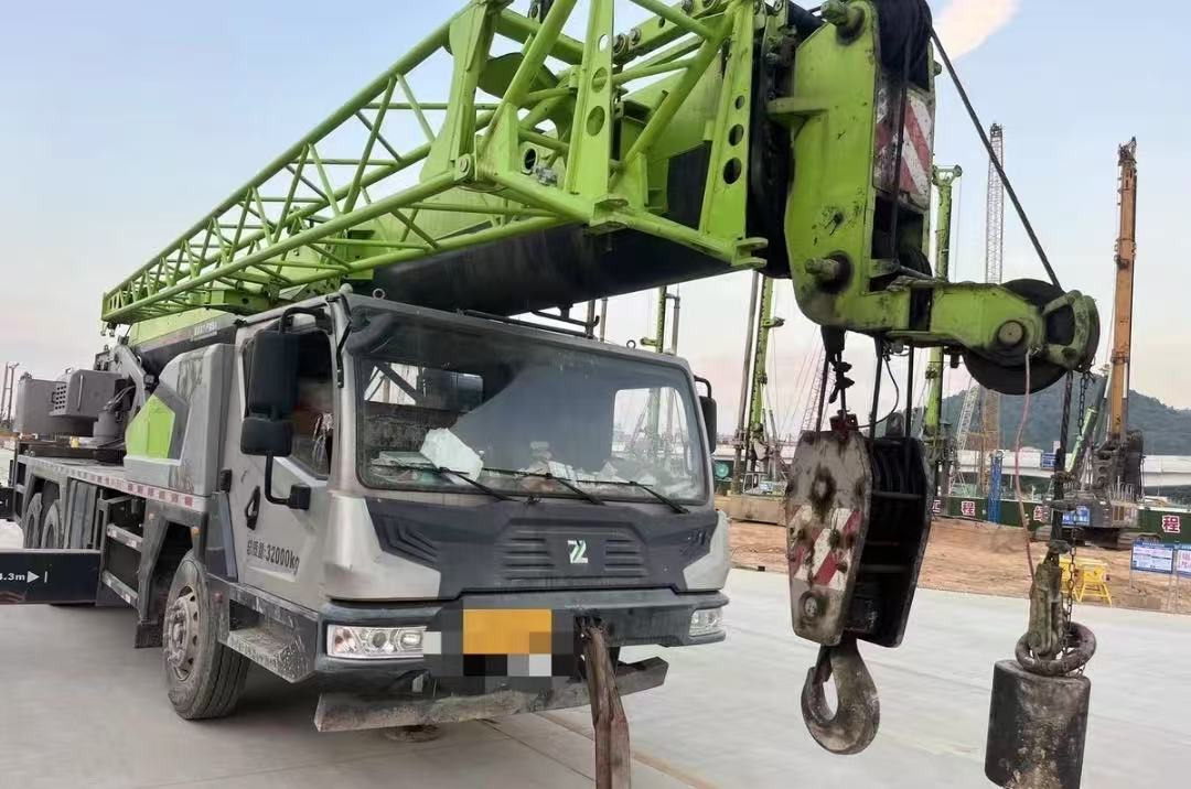 ZOOMLION ZTC300V - Autožeriav: obrázok 1 ZOOMLION ZTC300V - Autožeriav: obrázok 1