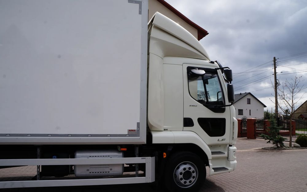 DAF LF 260 EURO 6 14 TON KONTENER BOK OTWIERANY 15 PALET 112 TYS KM - Skříňový nákladní auto: obrázok 5 DAF LF 260 EURO 6 14 TON KONTENER BOK OTWIERANY 15 PALET 112 TYS KM - Skříňový nákladní auto: obrázok 5