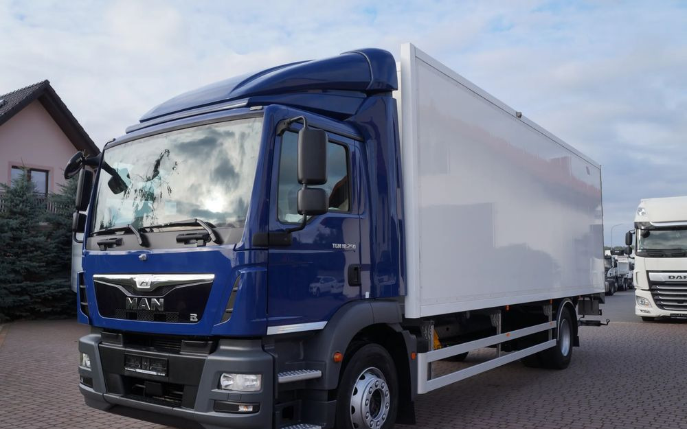 MAN TGM 18.250 EURO 6 CHŁODNIA KONTENER 7.50 m 199 TYS KM - Chladirenské nákladné vozidlo: obrázok 1 MAN TGM 18.250 EURO 6 CHŁODNIA KONTENER 7.50 m 199 TYS KM - Chladirenské nákladné vozidlo: obrázok 1