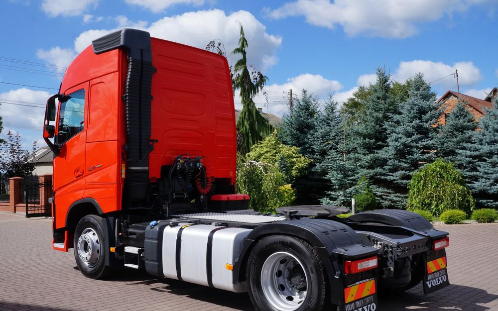 Volvo FH 4 EURO 6 GLOBETROTTER NISKI PRZEBIEG PEŁEN SERWIS - Ťahač: obrázok 3 Volvo FH 4 EURO 6 GLOBETROTTER NISKI PRZEBIEG PEŁEN SERWIS - Ťahač: obrázok 3