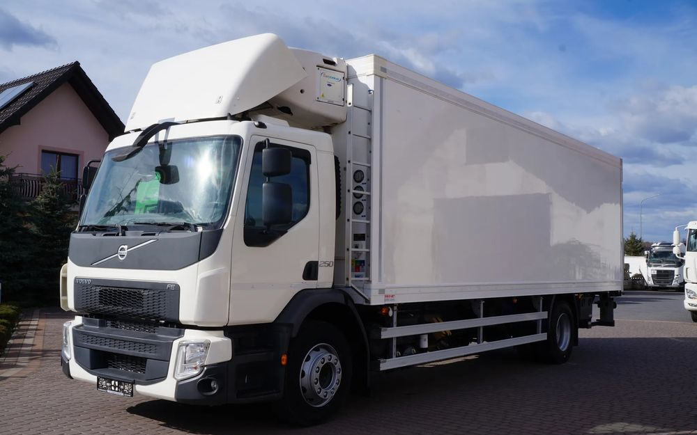 Volvo FE 18.250 Euro 6 18 TON CHŁODNIA KONTENER 19 PALET NISKI PRZEBIEG - Chladirenské nákladné vozidlo: obrázok 2 Volvo FE 18.250 Euro 6 18 TON CHŁODNIA KONTENER 19 PALET NISKI PRZEBIEG - Chladirenské nákladné vozidlo: obrázok 2