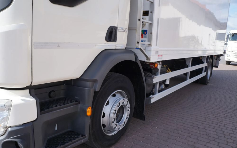 Volvo FE 18.250 Euro 6 18 TON CHŁODNIA KONTENER 19 PALET NISKI PRZEBIEG - Chladirenské nákladné vozidlo: obrázok 5 Volvo FE 18.250 Euro 6 18 TON CHŁODNIA KONTENER 19 PALET NISKI PRZEBIEG - Chladirenské nákladné vozidlo: obrázok 5