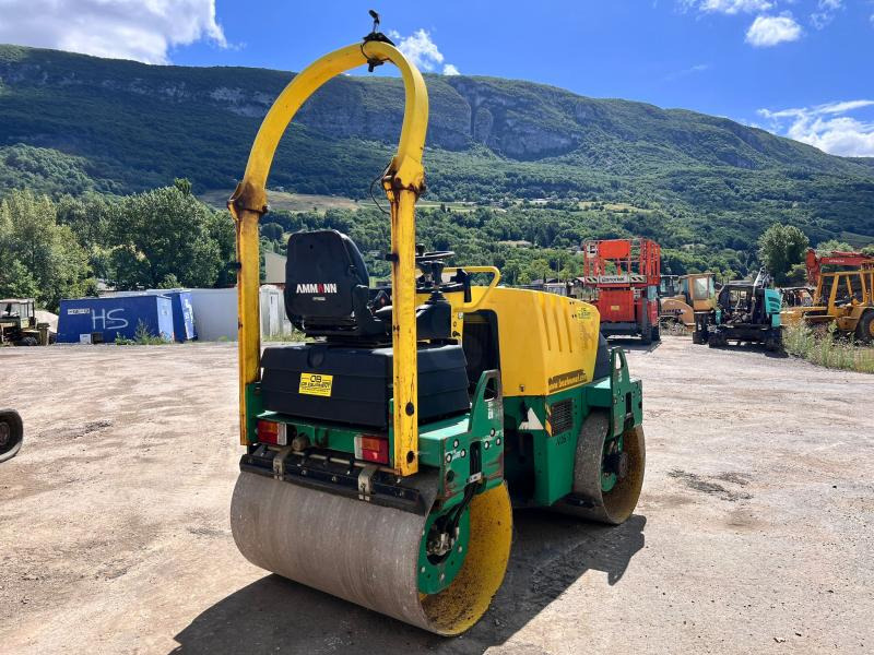 Ammann COMPACTEUR AV26-2 ROULEAU TANDEM VIBRANT ARTICULÉ - Minivalec: obrázok 4 Ammann COMPACTEUR AV26-2 ROULEAU TANDEM VIBRANT ARTICULÉ - Minivalec: obrázok 4