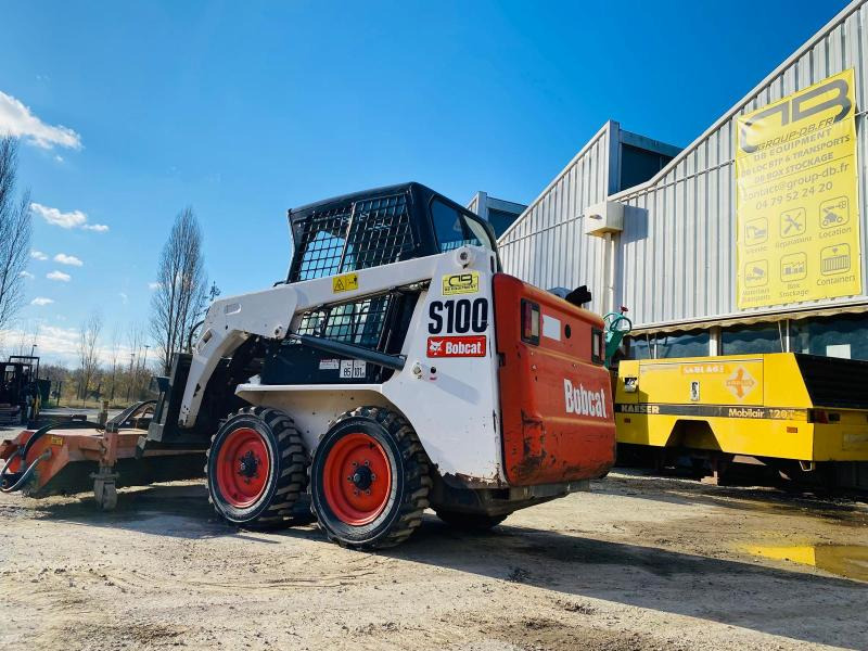 BOBCAT S100 mini chargeuse sur pneu (AVEC ACCESSOIRES) - Šmykom riadený nakladač: obrázok 3 BOBCAT S100 mini chargeuse sur pneu (AVEC ACCESSOIRES) - Šmykom riadený nakladač: obrázok 3