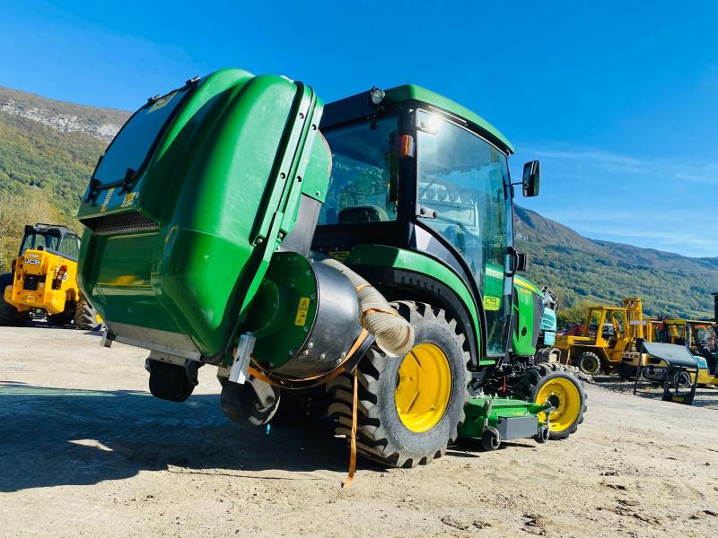John Deere 2038R avec plateau de coupe et bas de ramassage - Kompaktný traktor: obrázok 5 John Deere 2038R avec plateau de coupe et bas de ramassage - Kompaktný traktor: obrázok 5