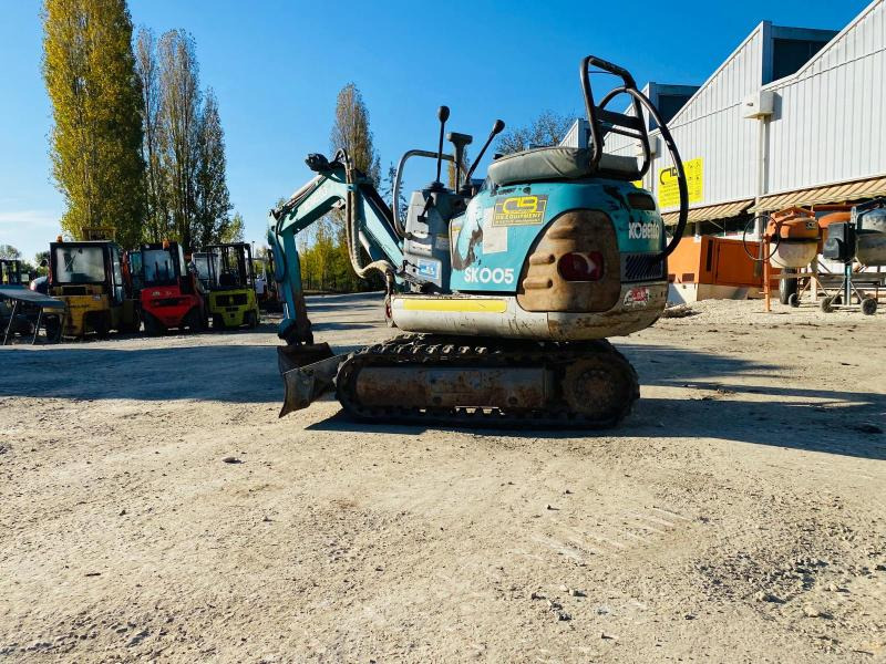 KOBELCO Mini pelle électrique SK007 - Mini rýpadlo: obrázok 3 KOBELCO Mini pelle électrique SK007 - Mini rýpadlo: obrázok 3