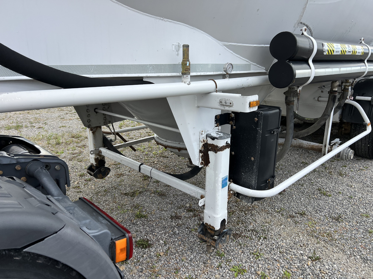 SPITZER S27DR-F010 - Silocisterna: obrázok 4 SPITZER S27DR-F010 - Silocisterna: obrázok 4