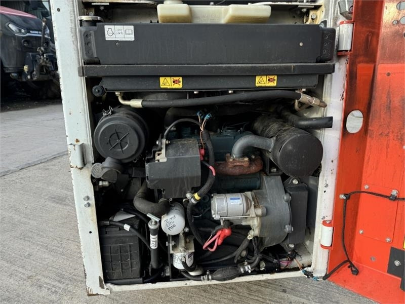 Šmykom riadený nakladač Bobcat S70 Skid Steer: obrázok 9