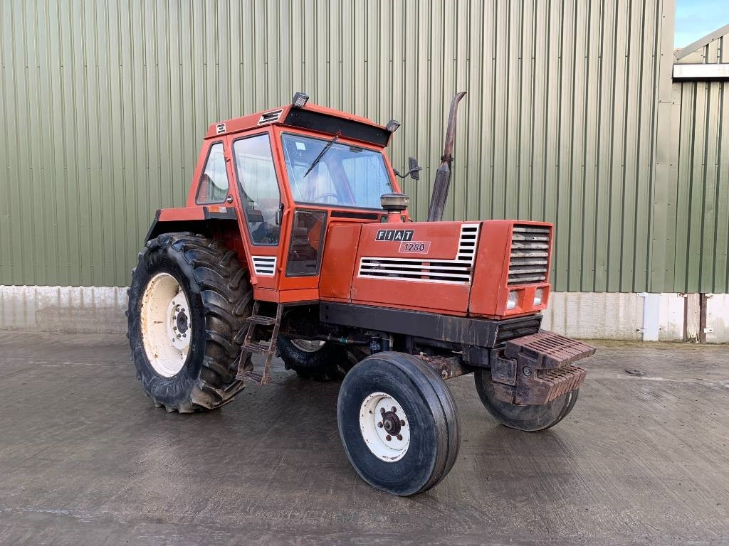 Fiat 1280 Turbo 2WD Tractor - Traktor: obrázok 2 Fiat 1280 Turbo 2WD Tractor - Traktor: obrázok 2