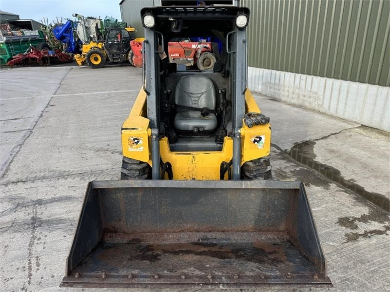 Gehl R135 Skid Steer - Šmykom riadený nakladač: obrázok 5 Gehl R135 Skid Steer - Šmykom riadený nakladač: obrázok 5