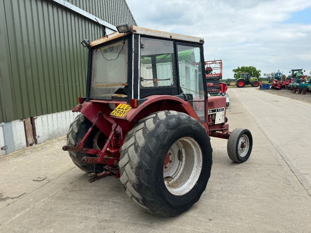 International 533 - Traktor: obrázok 3 International 533 - Traktor: obrázok 3