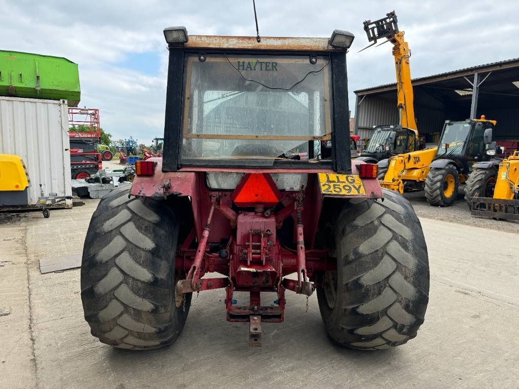International 533 - Traktor: obrázok 4 International 533 - Traktor: obrázok 4