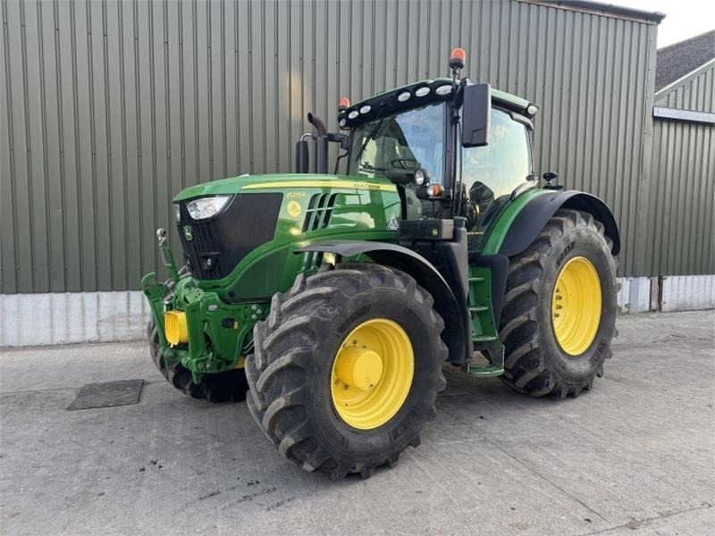 John Deere 6215R Command Pro **Ultimate Edition**Front PTO**V - Traktor: obrázok 1 John Deere 6215R Command Pro **Ultimate Edition**Front PTO**V - Traktor: obrázok 1