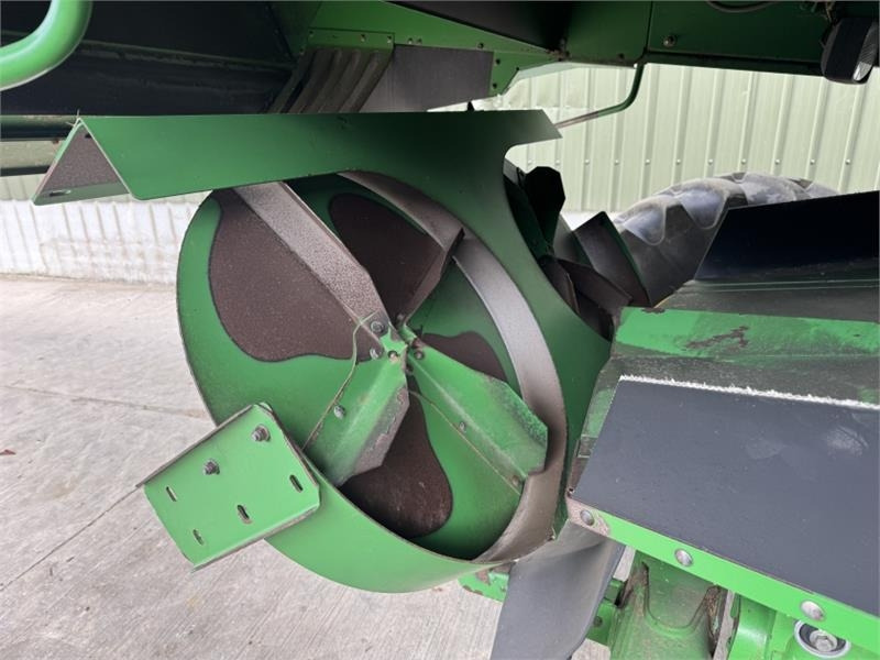 Příslušenstvo na kombajn John Deere 9660i WTS Hillmaster II c/w 622R Header: obrázok 22
