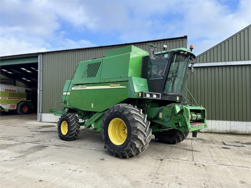 John Deere John Deere 1550 WTS c/w 620R Header - Příslušenstvo na kombajn: obrázok 1 John Deere John Deere 1550 WTS c/w 620R Header - Příslušenstvo na kombajn: obrázok 1