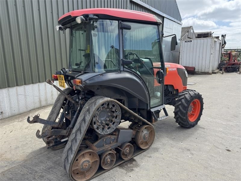 Kubota M8540 Narrow Half Track *85 HP* - Traktor: obrázok 4 Kubota M8540 Narrow Half Track *85 HP* - Traktor: obrázok 4