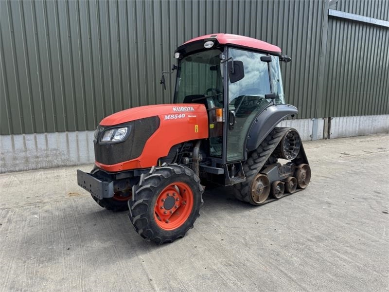 Kubota M8540 Narrow Half Track *85 HP* - Traktor: obrázok 1 Kubota M8540 Narrow Half Track *85 HP* - Traktor: obrázok 1