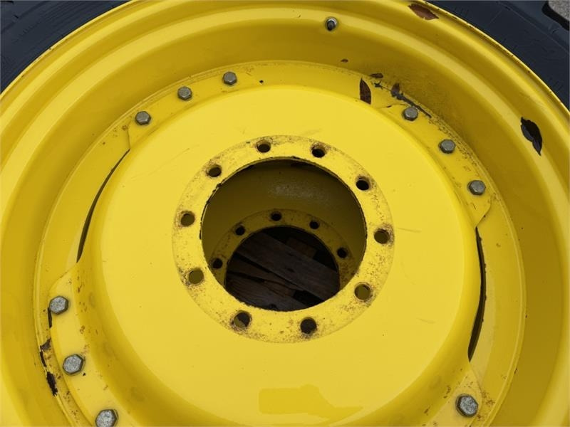 Leasing John Deere 320 Row Crop Wheels and Tyres  John Deere 320 Row Crop Wheels and Tyres: obrázok 8