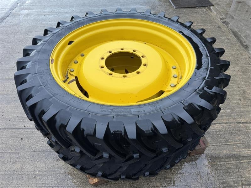 Leasing John Deere 320 Row Crop Wheels and Tyres  John Deere 320 Row Crop Wheels and Tyres: obrázok 7