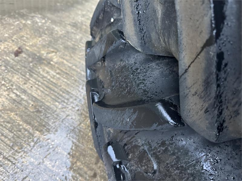 Leasing John Deere 320 Row Crop Wheels and Tyres  John Deere 320 Row Crop Wheels and Tyres: obrázok 13