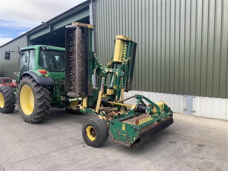 Spearhead Trident 4000 4M Folding Flail Mower - Kosačka: obrázok 4 Spearhead Trident 4000 4M Folding Flail Mower - Kosačka: obrázok 4