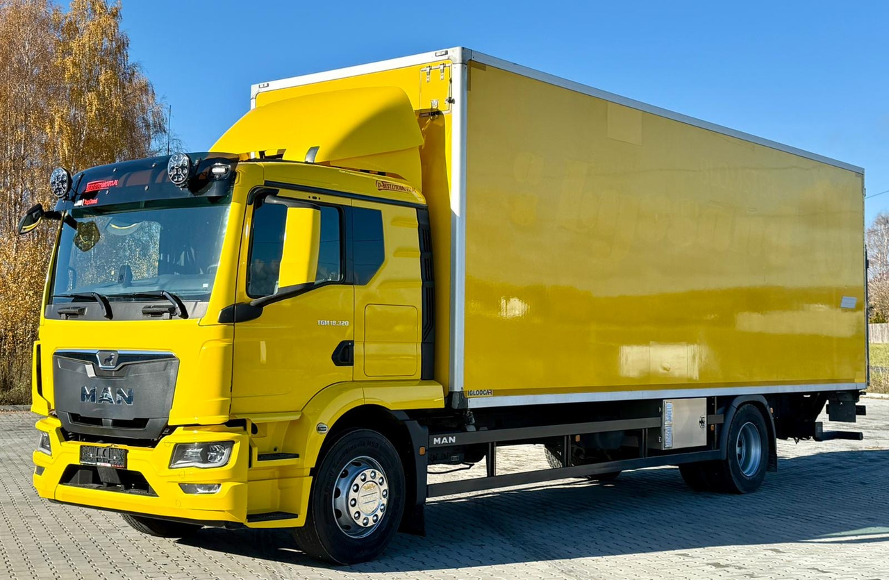 MAN 18.320 / IZOTERMA / GRZANA / WINDA / 20 EUROPALET / AUTOMAT / 170 TYŚ KM / 2021 R / SYPIALKA / CAŁY NA PODUSZKACH / SPROWADZONY / JAK NOWY - Izotermický nákladní automobil: obrázok 2 MAN 18.320 / IZOTERMA / GRZANA / WINDA / 20 EUROPALET / AUTOMAT / 170 TYŚ KM / 2021 R / SYPIALKA / CAŁY NA PODUSZKACH / SPROWADZONY / JAK NOWY - Izotermický nákladní automobil: obrázok 2