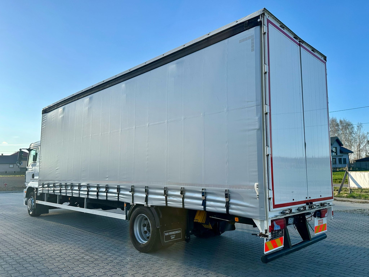 MAN TGM 18.290 / FIRANKA / WINDA / 22 EUROPALETY / AUTOMAT / SYPIALKA / 9 059 KG ŁADOWNOŚCI / NISKI PRZEBIEG / ZSUWANY DACH / EURO 6 - Plachtové nákladné vozidlo: obrázok 3 MAN TGM 18.290 / FIRANKA / WINDA / 22 EUROPALETY / AUTOMAT / SYPIALKA / 9 059 KG ŁADOWNOŚCI / NISKI PRZEBIEG / ZSUWANY DACH / EURO 6 - Plachtové nákladné vozidlo: obrázok 3