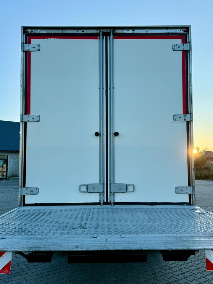 MERCEDES-BENZ ACTROS 1840 / CHŁODNIA / WINDA / 15 EUROPALET / 6.10 M DŁUGOŚCI / DUŻA KABINA / AUTOMAT / SPROWADZONY / SERWISOWANY / EURO 6 - Chladirenské nákladné vozidlo: obrázok 5 MERCEDES-BENZ ACTROS 1840 / CHŁODNIA / WINDA / 15 EUROPALET / 6.10 M DŁUGOŚCI / DUŻA KABINA / AUTOMAT / SPROWADZONY / SERWISOWANY / EURO 6 - Chladirenské nákladné vozidlo: obrázok 5