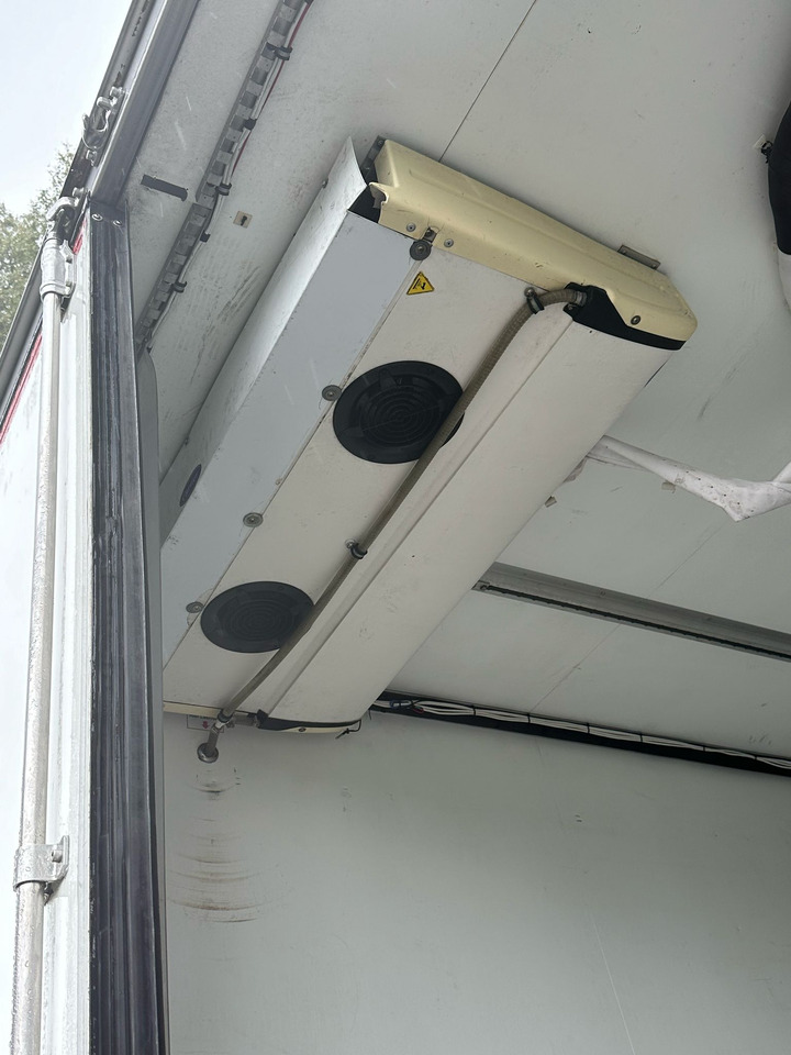 Chladirenské nákladné vozidlo RENAULT D 14 / 240 / CHŁODNIA / WINDA / 16 EUROPALET / 6.7 M DŁUGOŚCI / BI-TEMPERATURA / CARRIER SUPRA 850: obrázok 19 Chladirenské nákladné vozidlo RENAULT D 14 / 240 / CHŁODNIA / WINDA / 16 EUROPALET / 6.7 M DŁUGOŚCI / BI-TEMPERATURA / CARRIER SUPRA 850: obrázok 19