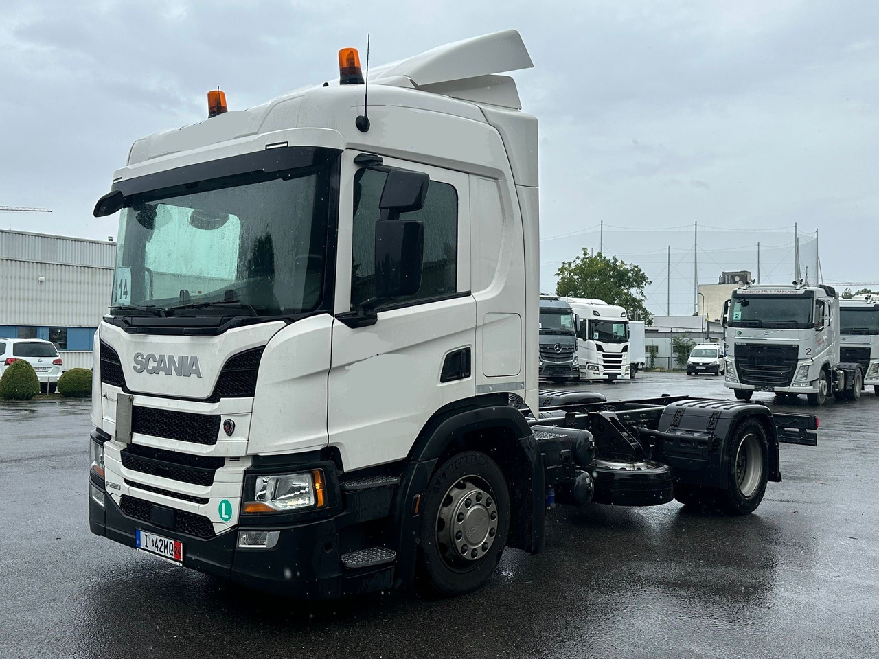 SCANIA P220 / RAMA DO ZABUDOWY / ROZSTAW OSI 3.90 M / SILNIK 6 / WYWROTKA / BECZKA / HAKOWIEC / UTRZYMANIE DRÓG / AUTOMAT / 2019 ROK / NISKI PRZEBIEG - Podvozek s kabinou: obrázok 2 SCANIA P220 / RAMA DO ZABUDOWY / ROZSTAW OSI 3.90 M / SILNIK 6 / WYWROTKA / BECZKA / HAKOWIEC / UTRZYMANIE DRÓG / AUTOMAT / 2019 ROK / NISKI PRZEBIEG - Podvozek s kabinou: obrázok 2
