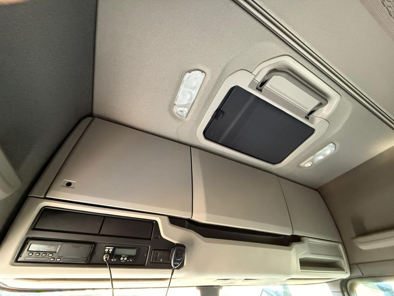 Plachtové nákladné vozidlo SCANIA P280 / FIRANKA / 20 EUROPALET / 220 TYŚ KM / 2022 ROK / SYPIALKA: obrázok 22 Plachtové nákladné vozidlo SCANIA P280 / FIRANKA / 20 EUROPALET / 220 TYŚ KM / 2022 ROK / SYPIALKA: obrázok 22