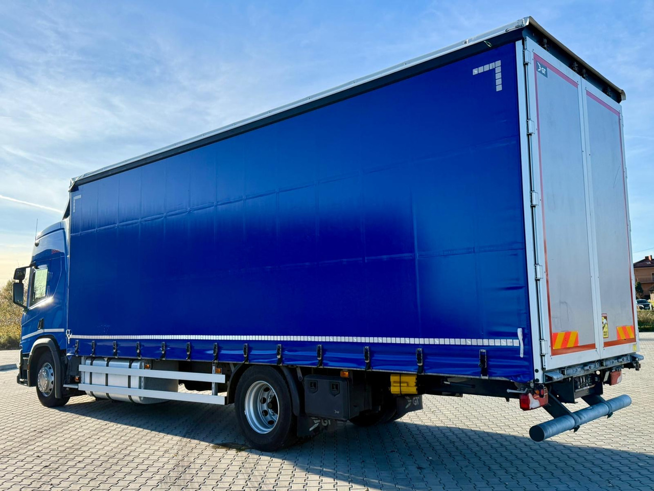 SCANIA P280 / FIRANKA / 20 EUROPALET / SYPIALKA / SILNIK 6 / AUTOMAT - Plachtové nákladné vozidlo: obrázok 3 SCANIA P280 / FIRANKA / 20 EUROPALET / SYPIALKA / SILNIK 6 / AUTOMAT - Plachtové nákladné vozidlo: obrázok 3