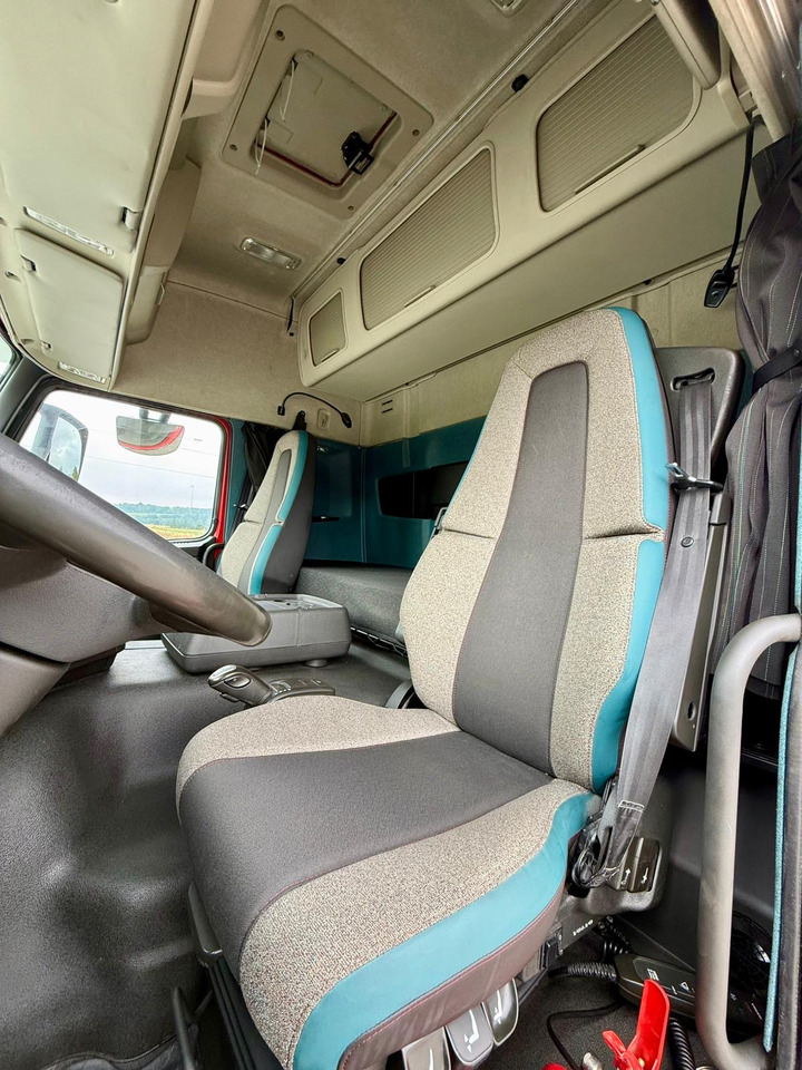 Plachtové nákladné vozidlo VOLVO FM 410 / FIRANKA / 18 EUROPALET / AUTOMAT / SYPIALKA / SPROWADZONE / 2017 ROK: obrázok 15 Plachtové nákladné vozidlo VOLVO FM 410 / FIRANKA / 18 EUROPALET / AUTOMAT / SYPIALKA / SPROWADZONE / 2017 ROK: obrázok 15